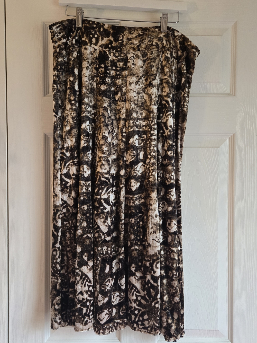 Women's Brown & Black Patterned Skirt